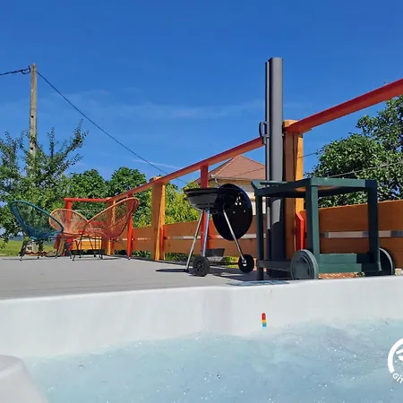 La Roulotte Du Tonnelier 別荘